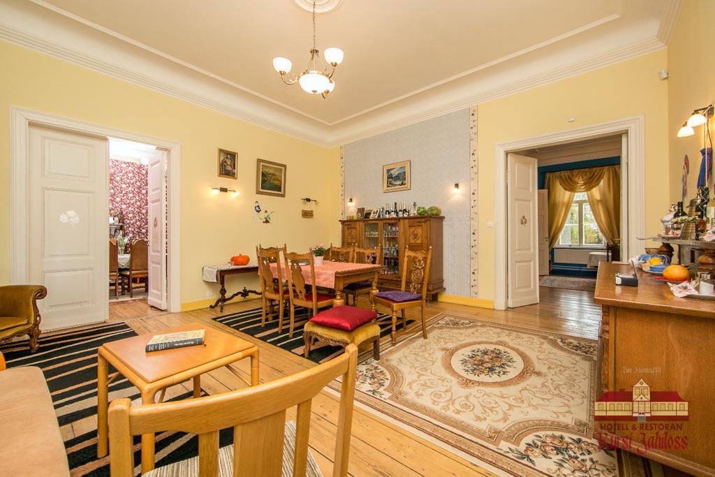 Kursi Hunting Manor Hotel Puurmani Buitenkant foto